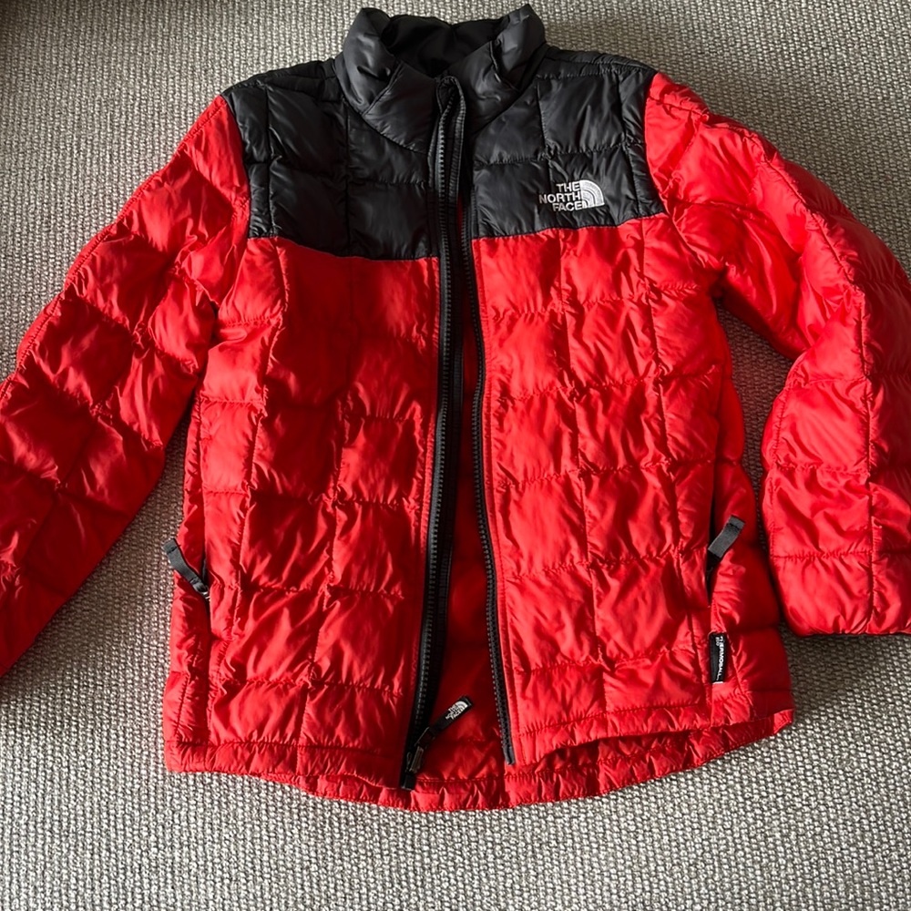 Boys ThermoBall NorthFace jacket